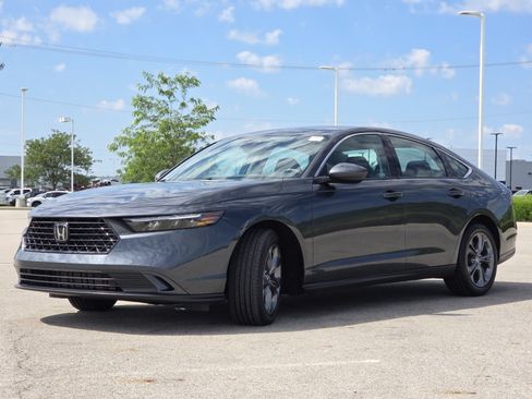 Used 2023 Honda Accord EX image 13
