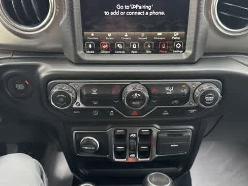 Used 2022 Jeep Wrangler Unlimited Sahara image 20