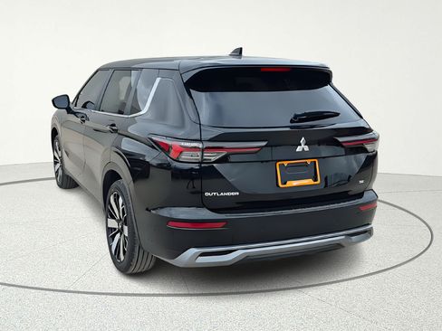 New 2026 Mitsubishi Outlander SE FWD image 5