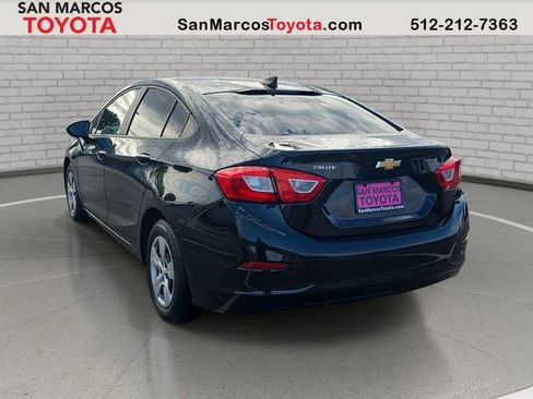 Used 2018 Chevrolet Cruze LS image 7