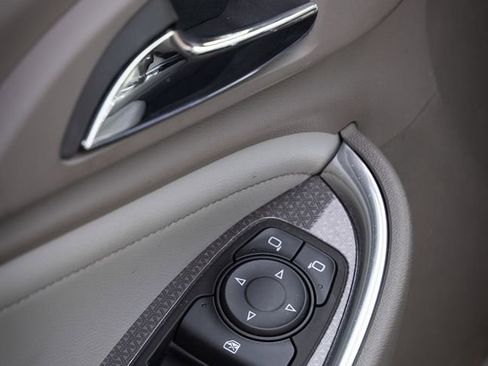 Used 2017 Chevrolet Malibu Hybrid w/ Leather Package image 18