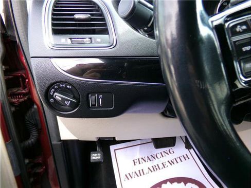 Used 2019 Dodge Grand Caravan SXT image 9