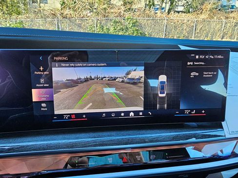 Used 2024 BMW i7 xDrive60 image 30