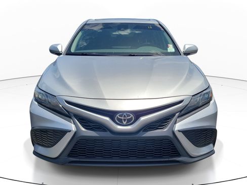 Used 2022 Toyota Camry SE w/ Audio Upgrade Package FWD image 2