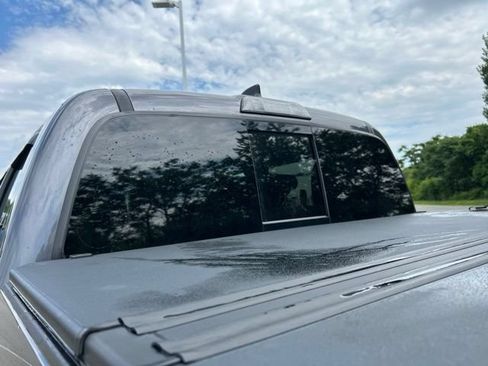 Used 2020 Toyota Tacoma TRD Off-Road w/ TRD Premium Off Road Package AWD/4WD image 13