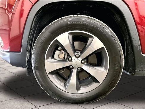 Used 2020 Jeep Cherokee Limited AWD/4WD image 8