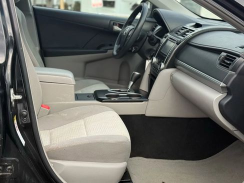 Used 2012 Toyota Camry L image 16