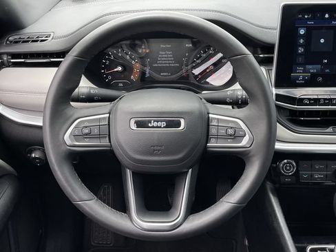 Used 2025 Jeep Compass Limited AWD/4WD image 13