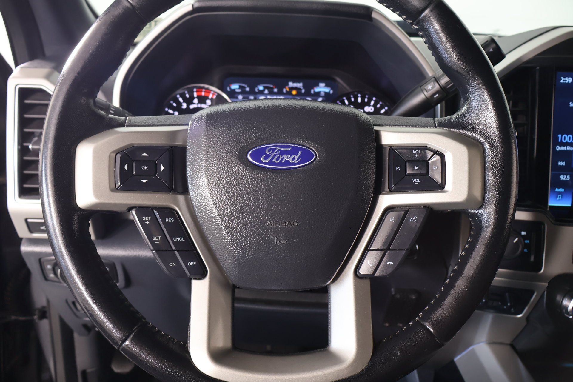 Used 2022 Ford F250 Lariat w/ Lariat Ultimate Package AWD/4WD image 3
