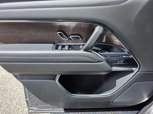 Certified 2023 Land Rover Range Rover SE image 25