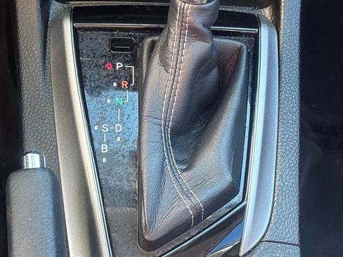 Used 2015 Toyota Corolla LE image 13