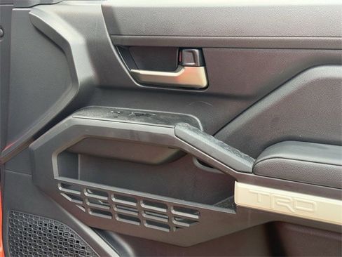 Used 2024 Toyota Tacoma TRD Off-Road image 28