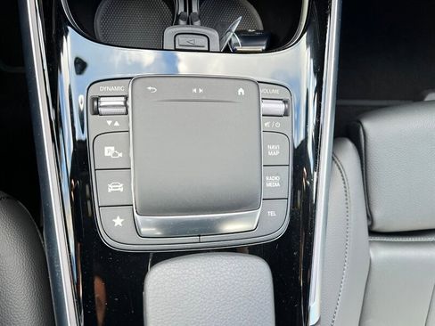 Used 2023 Mercedes-Benz EQB 300 4MATIC image 33