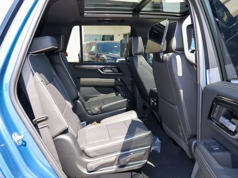 New 2026 GMC Yukon Elevation w/ Elevation Premium Package AWD/4WD image 19