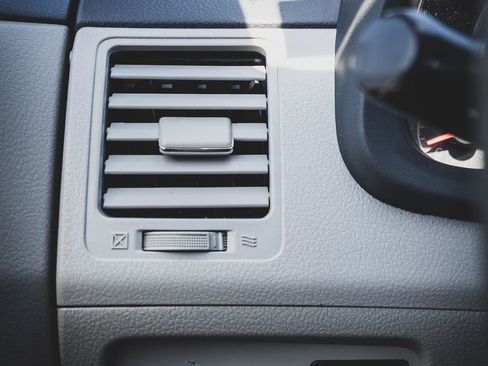 Used 2013 Toyota Corolla LE image 6