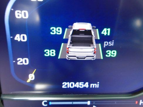 Used 2022 Chevrolet Silverado 1500 RST AWD/4WD image 16