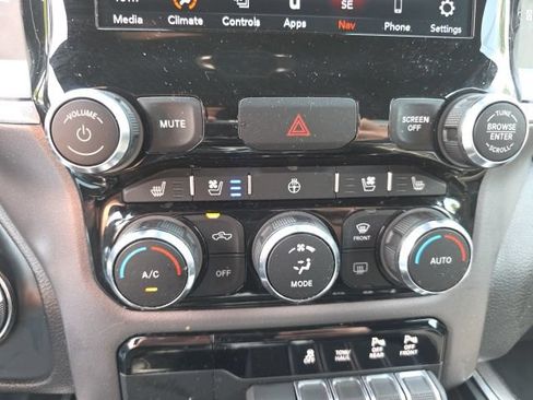 Used 2021 RAM 1500 Laramie AWD/4WD image 7