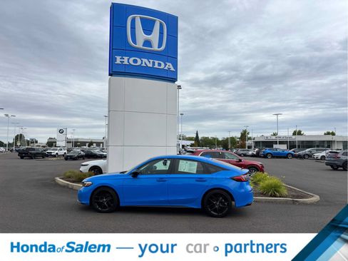 Used 2025 Honda Civic Sport image 3