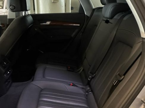 Used 2022 Audi Q5 2.0T Premium Plus w/ Premium Plus Package AWD/4WD image 5