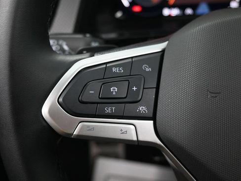 Used 2025 Volkswagen Atlas Peak Edition SE AWD/4WD image 19