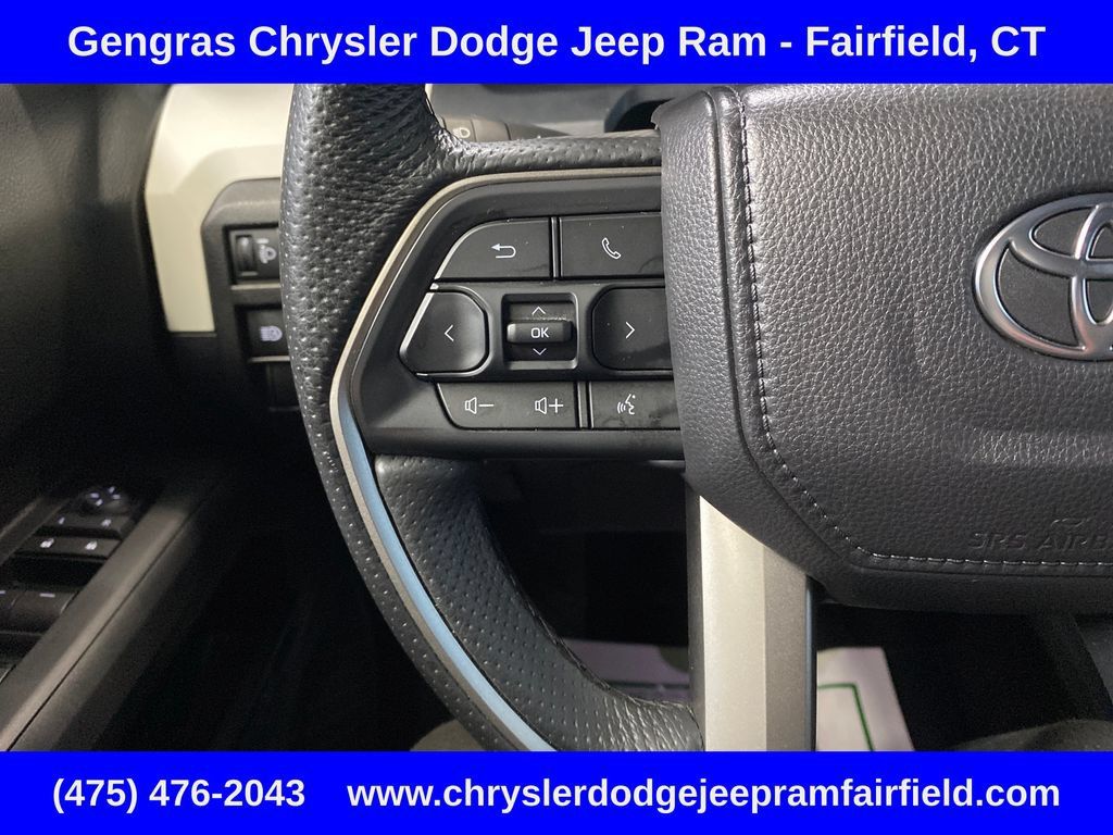 Used 2024 Toyota Tacoma TRD Off-Road AWD/4WD image 18