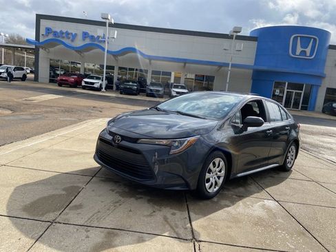 Used 2024 Toyota Corolla LE image 4