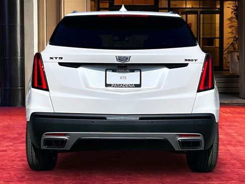 New 2026 Cadillac XT5 Premium Luxury w/ LPO, ONYX Package FWD image 5