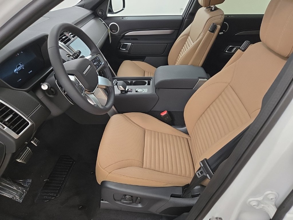 New 2026 Land Rover Discovery Limited Edition AWD/4WD image 19