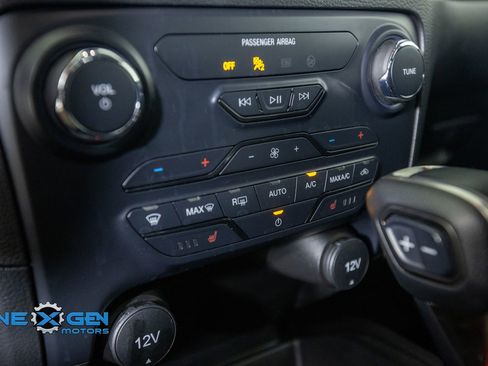 Used 2023 Ford Ranger Lariat w/ Tremor Off-Road Package AWD/4WD image 19