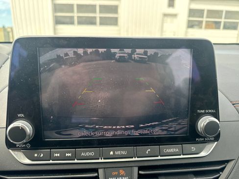 Used 2022 Nissan Altima 2.5 SR FWD image 15