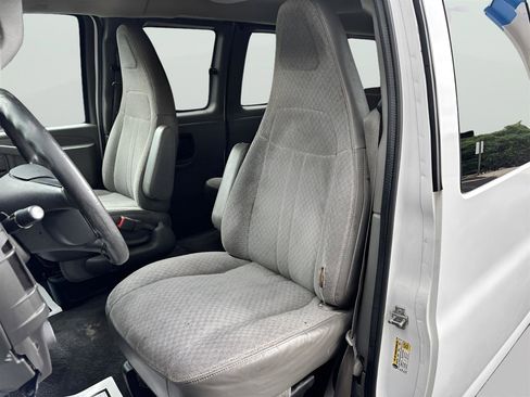 Used 2016 Chevrolet Express 3500 LT w/ LT Preferred Equipment Group RWD image 12