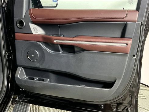 Certified 2024 Ford Expedition Limited image 19