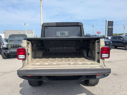 Used 2020 Jeep Gladiator Sport w/ Quick Order Package 24S AWD/4WD image 12