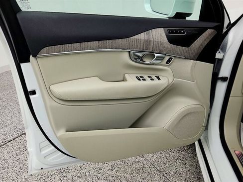 Used 2024 Volvo XC90 B6 Plus w/ Protection Package Premier AWD/4WD image 11
