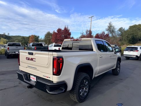 New 2026 GMC Sierra 1500 AT4X image 4
