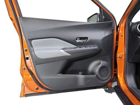 Used 2023 Nissan Kicks SR w/ SR Premium Package FWD image 18