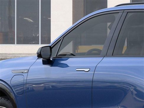 New 2026 Cadillac Vistiq Sport image 12