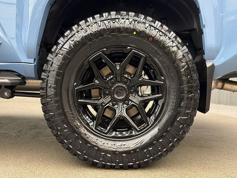 Used 2026 Toyota 4Runner Limited AWD/4WD image 13