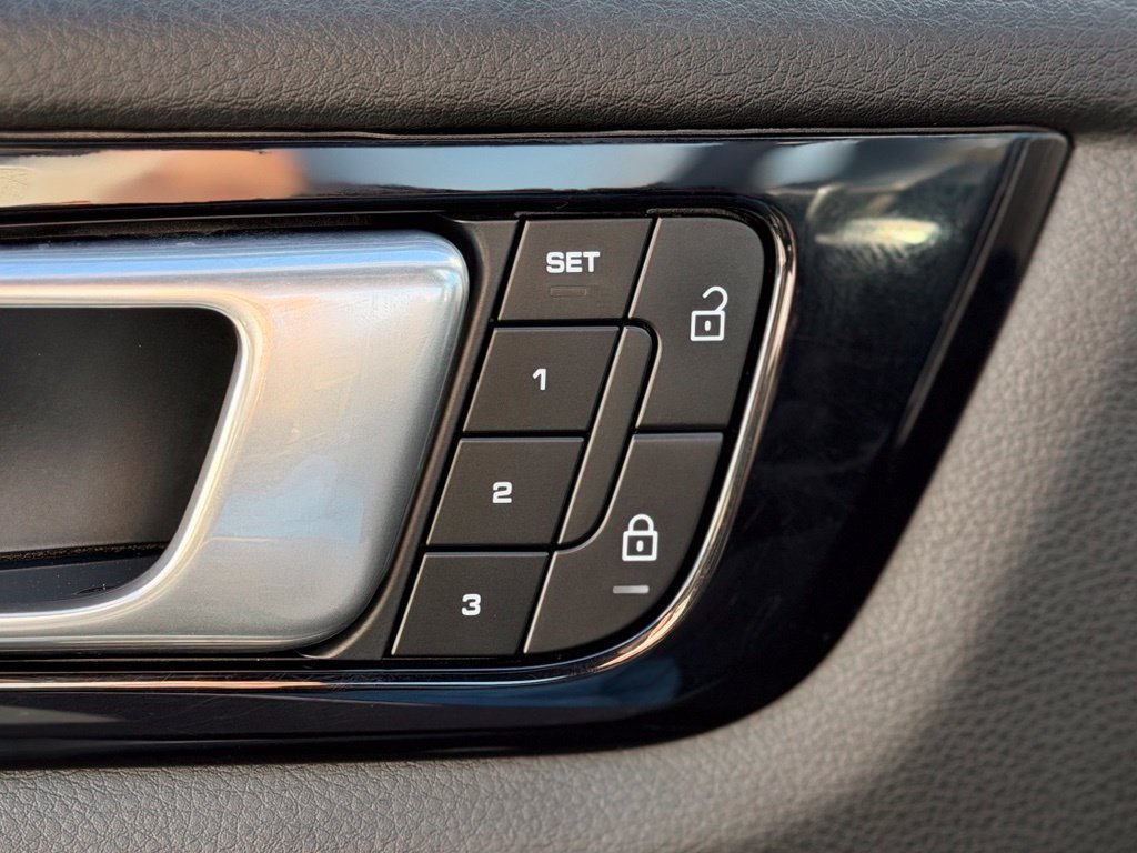 Used 2023 Porsche Cayenne S AWD/4WD image 20