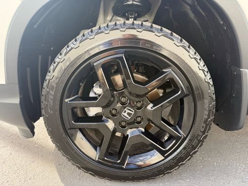 Used 2025 Honda Passport Black Edition image 28