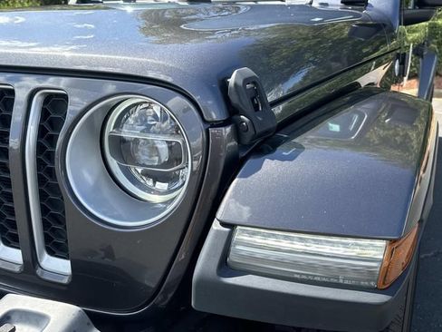 Used 2022 Jeep Gladiator Overland w/ Popular Equipment Package AWD/4WD image 8