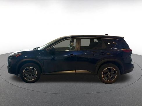 Used 2025 Nissan Rogue SV image 9