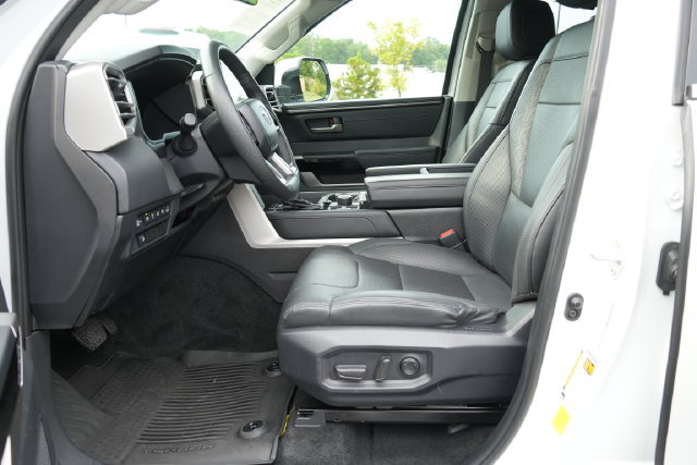 Used 2024 Toyota Tundra Limited AWD/4WD image 21
