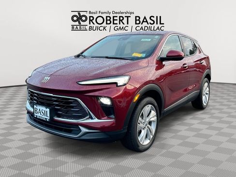 Used 2024 Buick Encore GX Preferred w/ Comfort Package AWD/4WD image 1