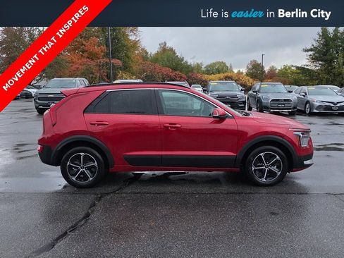 New 2025 Kia Niro EX image 8