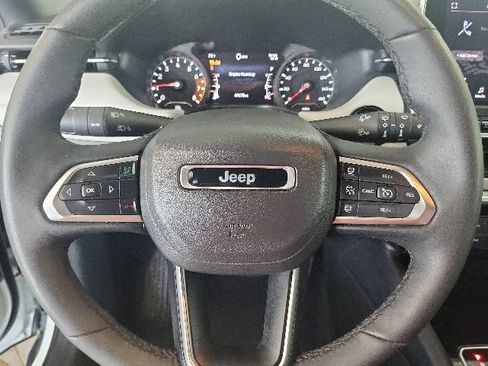Used 2025 Jeep Compass Limited AWD/4WD image 36