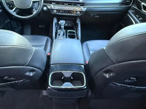 Used 2025 Kia Telluride S AWD/4WD image 32