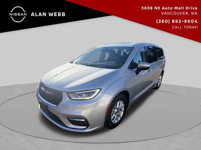 Used 2023 Chrysler Pacifica Touring-L