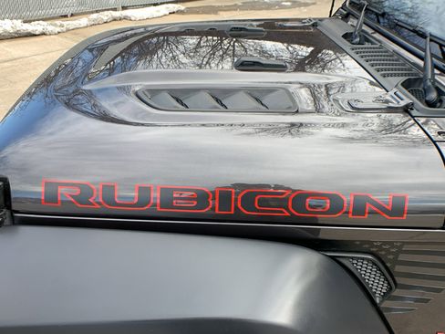 Used 2022 Jeep Gladiator Rubicon w/ Cold Weather Group image 10