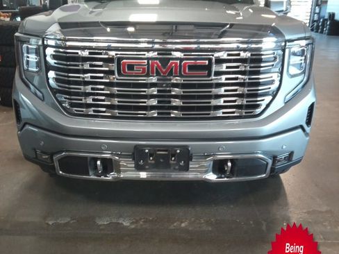 Used 2023 GMC Sierra 1500 Denali w/ Denali Reserve Package AWD/4WD image 1